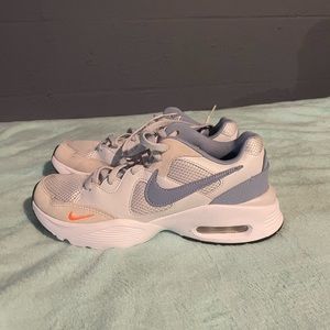 Nike Tennis Shoes